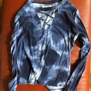 Hollister- Long Sleeve Cris Cross Tee